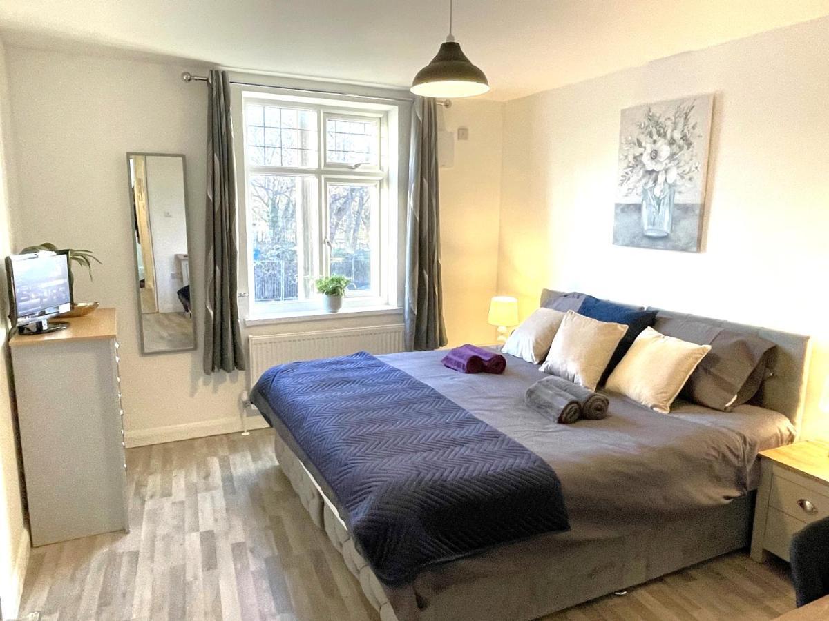 غيلينغهام Supreme - 1 Bedroom Apart Sleeps 4 Short/Long Stay المظهر الخارجي الصورة